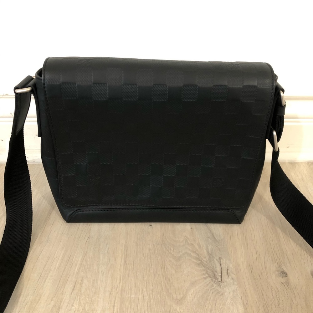 Louis Vuitton District MM Damier Infini Shoulder - Picture 2 of 4